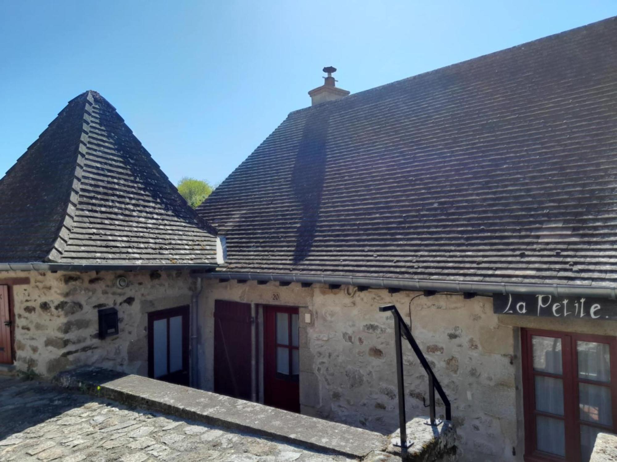 Gite "La Petite" Saint-Benoit-du-Sault Zewnętrze zdjęcie